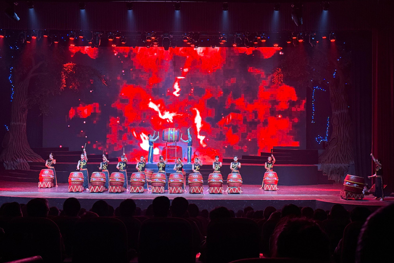 دا نانغ: جولة سياحية في المدينة مع رحلة عشاء بحرية وعرض ساحر