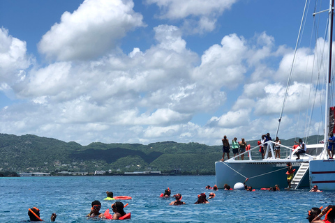 Montego Bay: Sunset Catamaran Cruise & Bioluminescent Lagoon