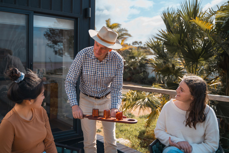 Pink Lake Tiny House verblijf - BBQ diner &amp; kampvuur ervaring