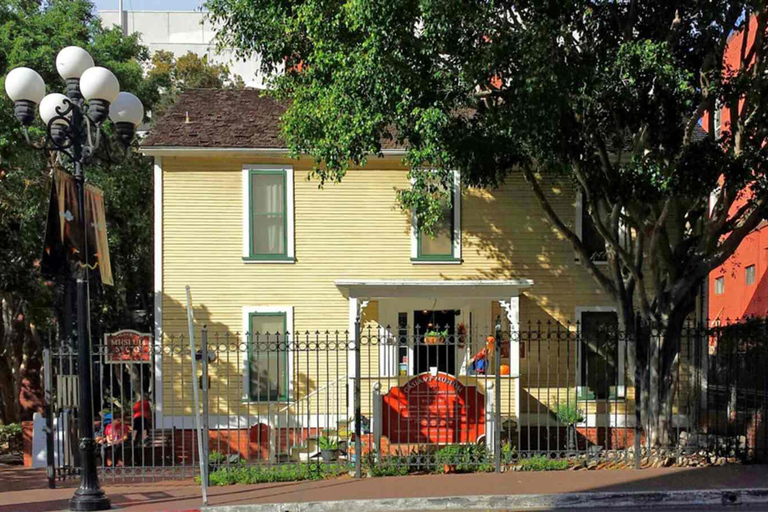 San Diego: Gaslamp Quarter Guided History Walking Tour