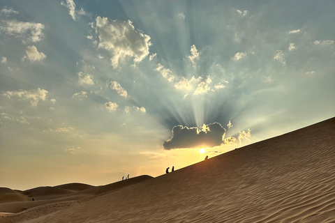 Safári de luxo com pernoite no deserto em Salalah