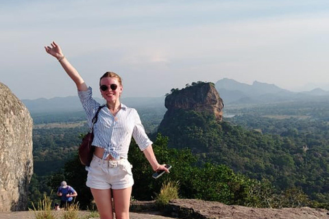 Kandy: Sigiriya and Dambulla Tuk Tuk Safari with Lunch