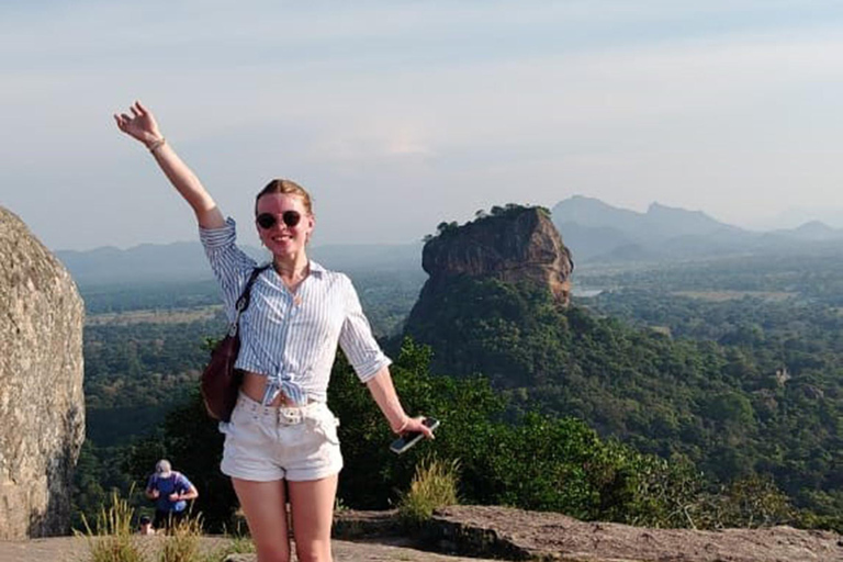 Kandy: Sigiriya and Dambulla Tuk Tuk Safari with Lunch