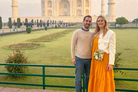 From Delhi: Taj Mahal & Agra Private Tour with 5* Meal Only Private Tour Guide ( No Tickets and Transport )