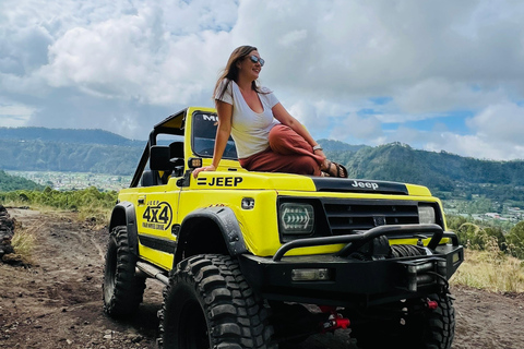 Kintamani hora dorada en jeep explora la montaña y las rocasKintamani: excursión de la hora dorada en jeep para explorar la montaña y las rocas