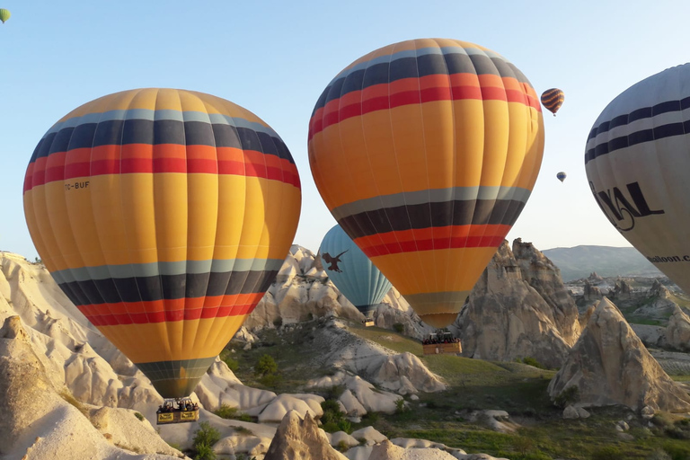 Cappadocia: Alba in mongolfiera sui camini delle fate