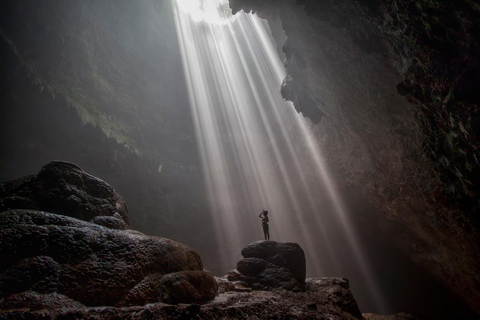 Yogyakarta : Visite privée de la grotte de Jomblang et de la grotte de Pindul avec déjeuner