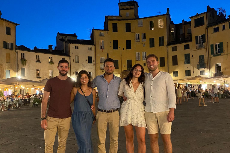 Passeio por Lucca e Pisa + degustação de vinhos no Porto de LivornoPasseio de um dia em Lucca + degustação a partir do porto de Livorno