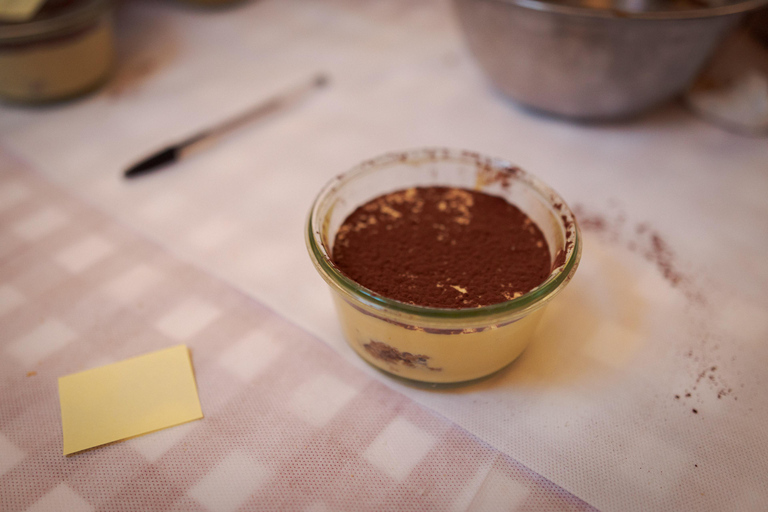 Roma: Aula de culinária de massas e tiramisu no centro da cidade