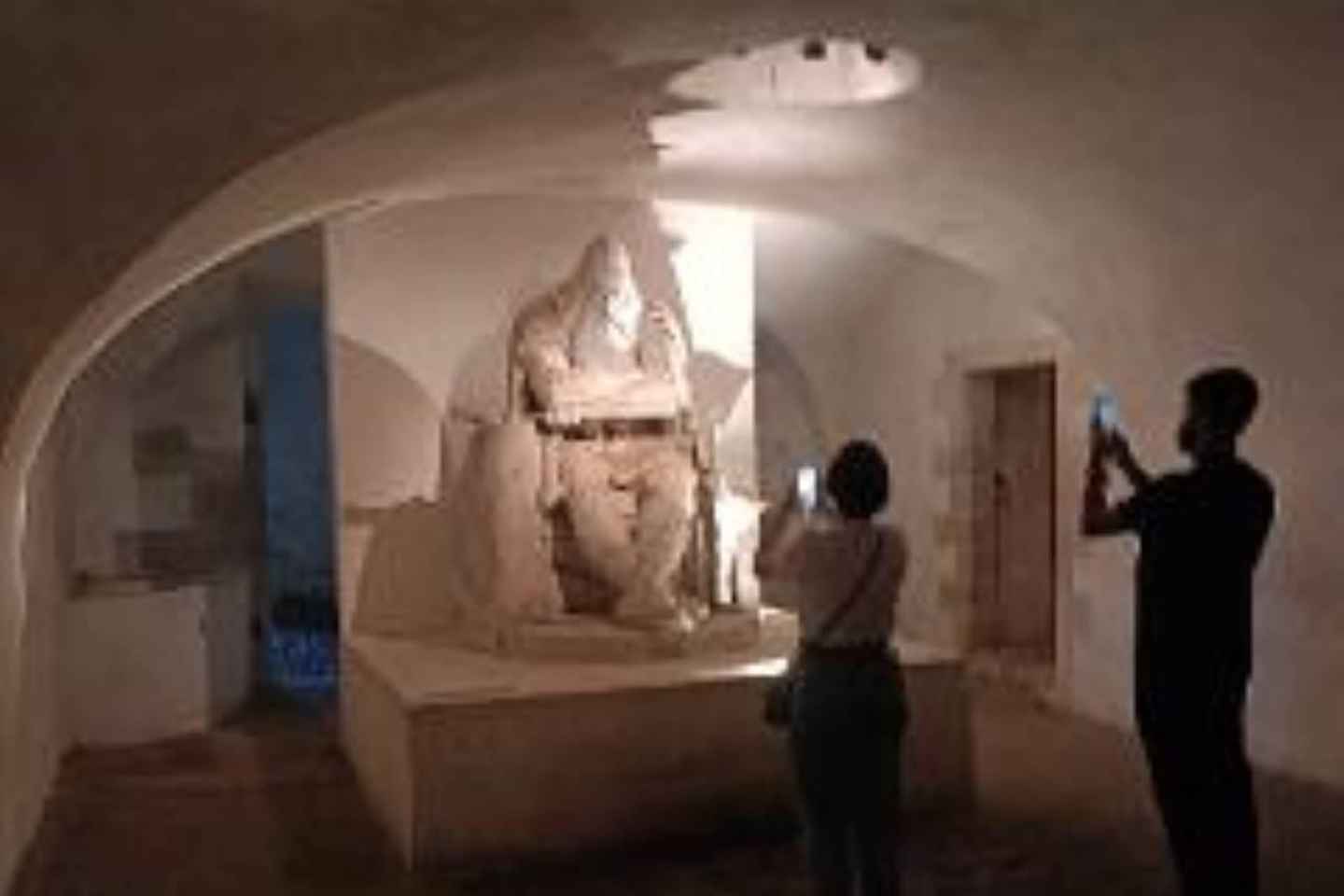 探秘克隆堡与腓特烈堡：轻松游览之旅