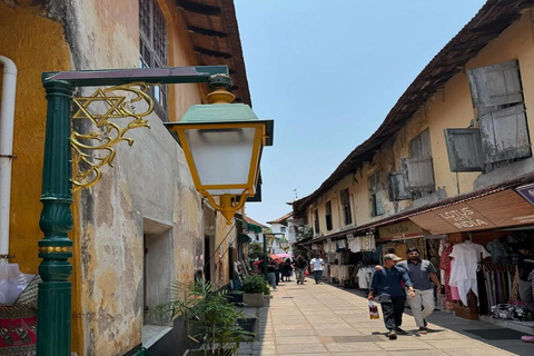 Kochi: Tuk-Tuk-Ausflug mit versteckten SchätzenKochi: Ausflug mit dem Tuk-Tuk zu versteckten Schätzen