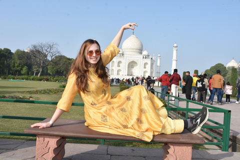 Vanuit Delhi: Taj Mahal Sunrise, Agra Fort en Baby Taj TourVanuit Delhi: auto, chauffeur, gids, toegangskaarten en maaltijden