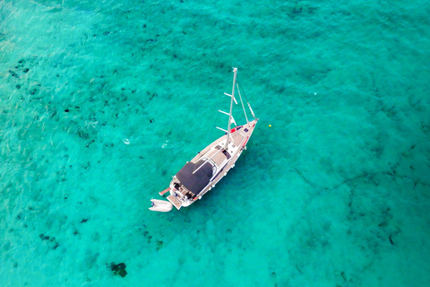 Kissamos: Crucero en Velero por Balos y Gramvousa con Comida