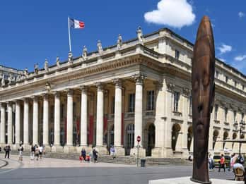 Bordeaux highlights small group tour from Biarritz