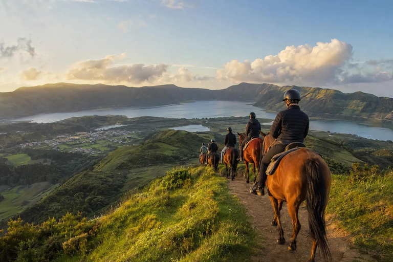 São Miguel: Horseback Riding at Sete Cidades with Lunch Sunset Tour (no lunch)