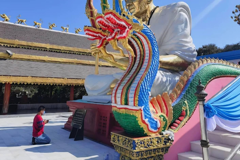 Da Chiang Rai a Chiang Mai: tour panoramico privatoDa Chiang Rai a Chiang Mai: tour privato con trasferimento panoramico