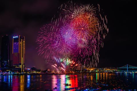 Da Nang: Fireworks Festival Dinner with Hotel Transfer 2026 Dinner experience Only (No Pick up & Drop off Services)
