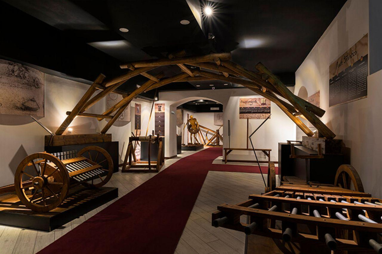 Leonardo da Vinci Museum: Interactive Experience Leonardo da Vinci Museum Small Group French Guided Tour