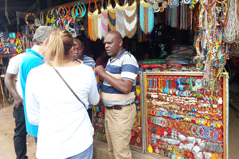 Nairobi: Kariakor Maasai Market Guided Shopping Tour Group of 4 plus