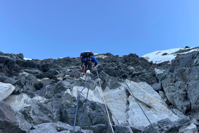 Ascensión al Pico de la Isla con EBC Trek - 17 DíasAscensión al Pico de la Isla con EBC Trek - 13 Días