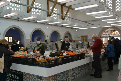 Albufeira: Silves Castle, Cathedral, and Market Tour