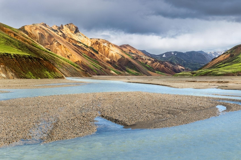 Reykjavik: Landmannalaugar 4x4 Minibus & Hot Spring Tour
