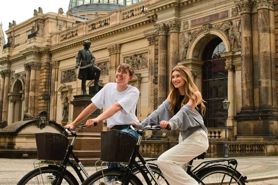 Dresden: Fahrradverleih - Stadtrad mit Option Kindersitz. Foto: GetYourGuide