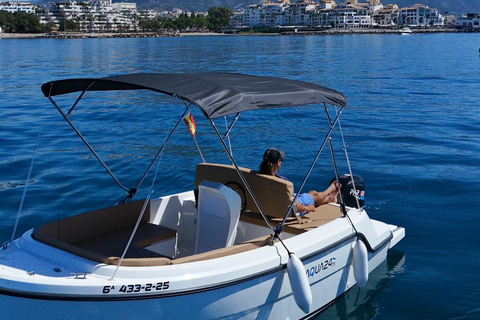 ماربيا: تأجير قوارب بدون ترخيص لمشاهدة الدلافينإيجار لمدة 30 دقيقة