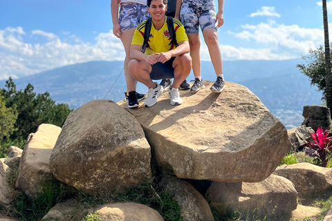 MEDELLÍN: Wędrówka w chmury: odkryj Cerro de las 3 Cruces (Wzgórze Trzech Krzyży)