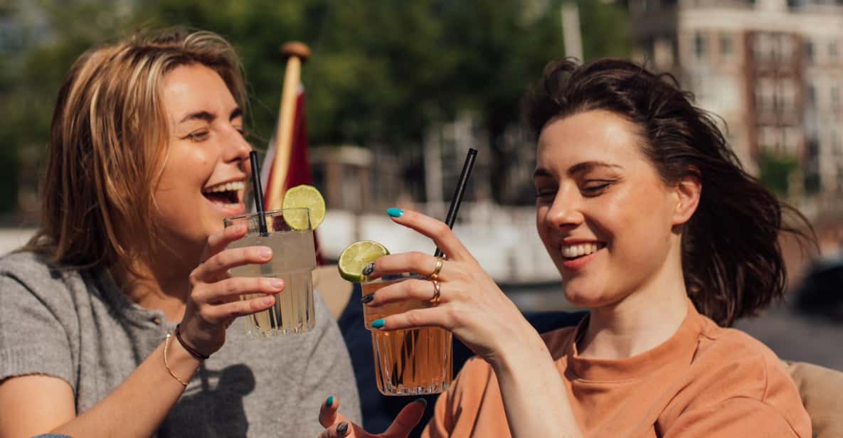 Afbeelding 9 van Amsterdam: Luxe rondvaart – optioneel uit te breiden met onbeperkte cocktails en snacks