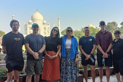 أغرا: جولة إرشادية لزيارة تاج محل والضريح مع خدمة تخطي الطابورجولة تاج محل الشاملة مع مرشد من أغرا