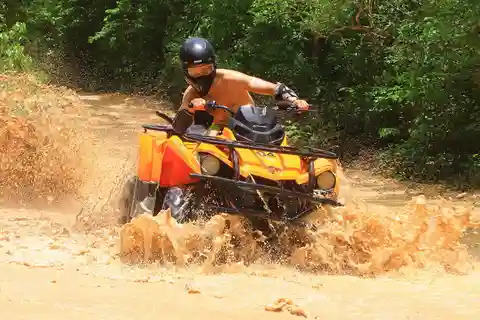 Baignade dans un cénote caché et aventure en quad dans la jungle à Puerto Morelos