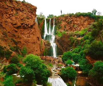 Marraquexe: Cascata de Ouzoud, caminhada guiada, passeio de barco e almoço