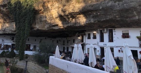 ab Marbella/Estepona: VIP-Tour Ronda + Setenil d. l. Bodegas