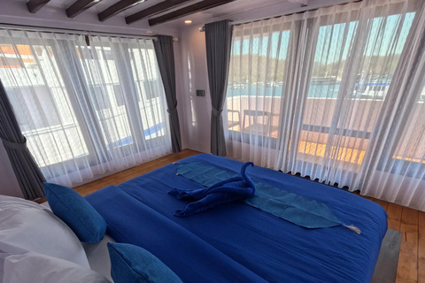 Komodo Island 3-Day Phinisi Boat Tour Private Bed