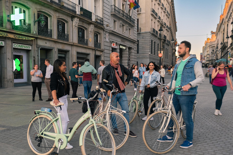 Madrid: Guided Night Bike Tour_the bohemian XIX- XX century _Private_ Night bike Tour _Bohemian XIX and XX century