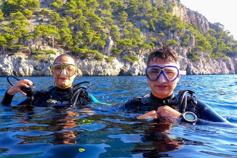 Mallorca: duiken zonder brevet met een duikinstructeur vanaf de boot - Cap de FormentorProbeer Scuba - Proefduiken