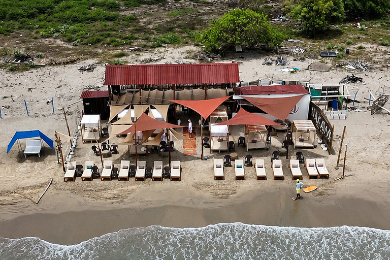 Playa Linda: Nakawa Beach Club with boat, lunch, sunbed, and cocktail Plan with Lunch and Welcome Cocktail