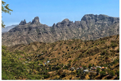 From Praia: Santiago Highlights Tour for Cruise Passengers - half-day tour