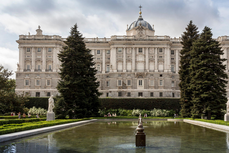 Madrid: Royal Palace Guided Tour with Admission Guided tour in English