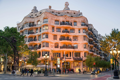 Barcelona: Casa Mila Skip-the-Line Entry & Digital Quiz