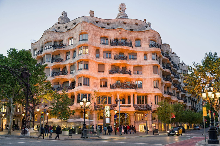 Barcelona: Casa Mila Skip-the-Line Entry & Digital Quiz