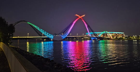 Perth: City of Lights Tour with Photography Guidance