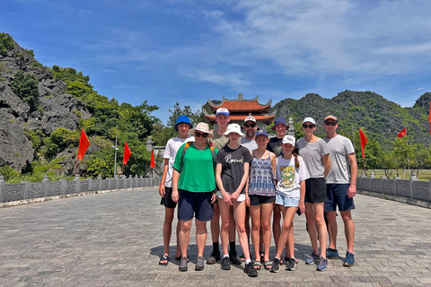 Från Hanoi: Hoa Lu &amp; Tam Coc med buffélunch &amp; cyklingFrån Hanoi: Hoa Lu och Tam Coc med lunchbuffé och cykling