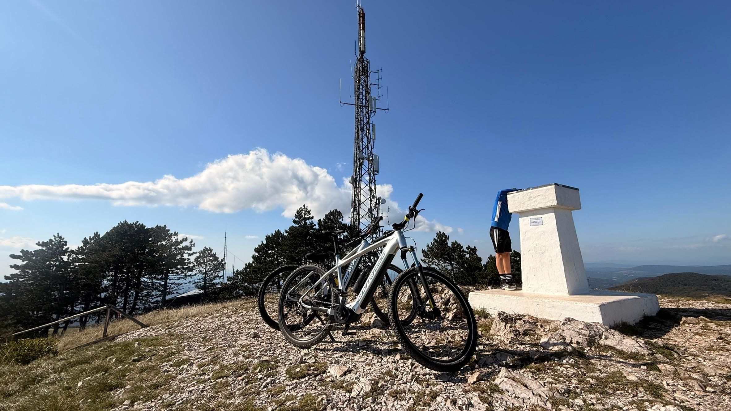 Divača: Halbtägiger E-Bike-Verleih in der Karstregion