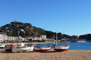 From Barcelona: Private Costa Brava Diving Tour and Lunch
