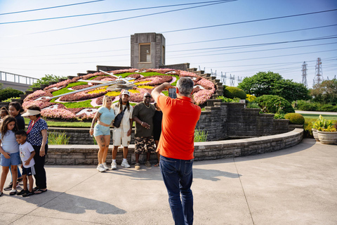 From Toronto: Niagara Falls Guided Day Tour with Boat Cruise