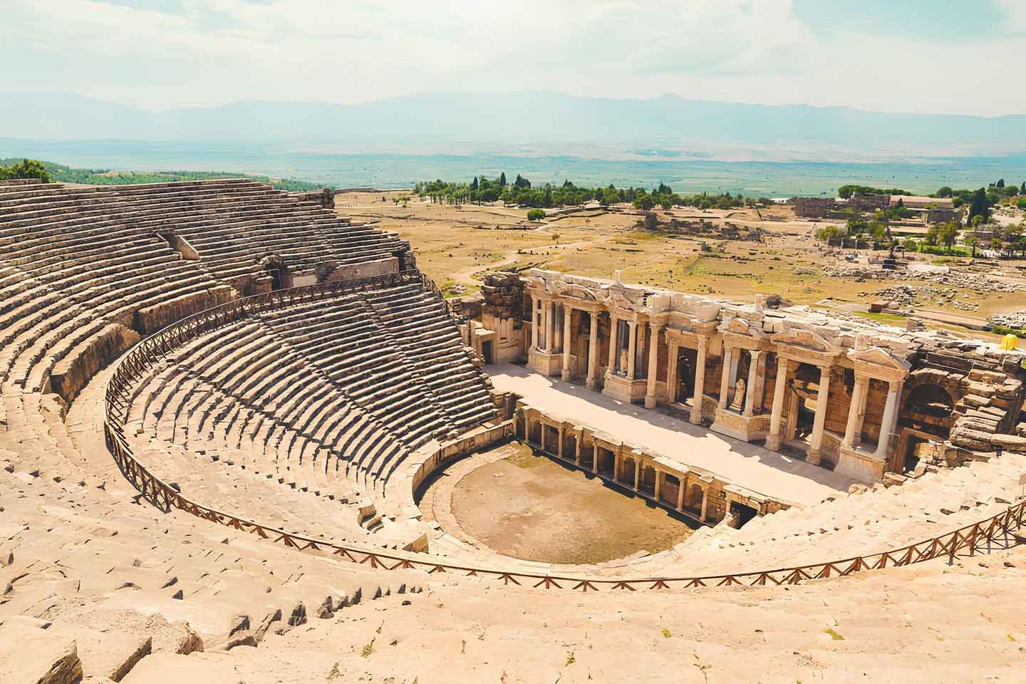 From Izmir: Pamukkale, Hierapolis and Karahayit Day Tour