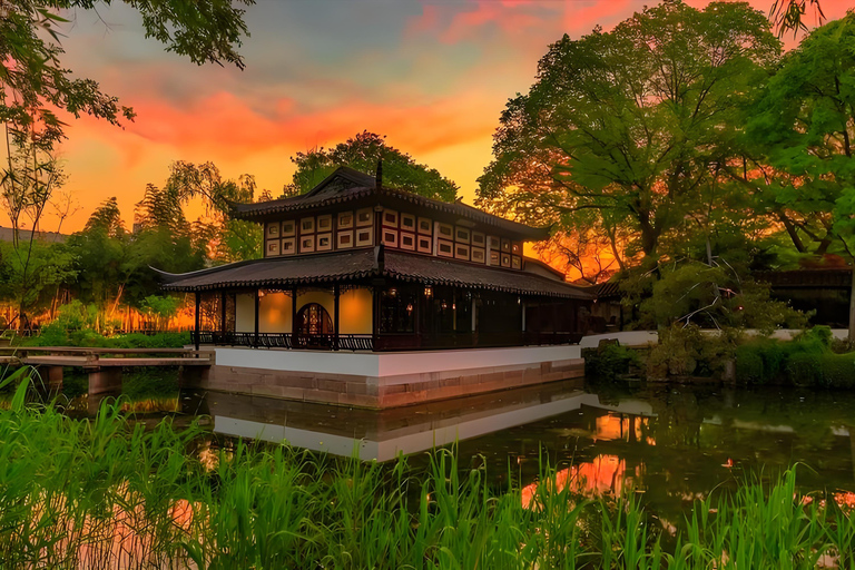 From Shanghai: Suzhou Day Trip with Garden & Temple