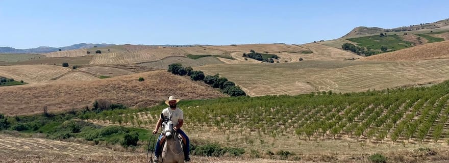Enna, Sicile : Promenade à cheval sur les sentiers de l'arrière-pays